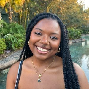 Meet your Posher, Kiana